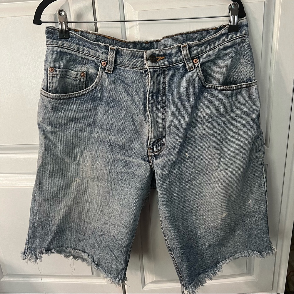 Vintage Levi's High Rise Distressed Raw Hem Bermuda Shorts - Picture 2 of 10